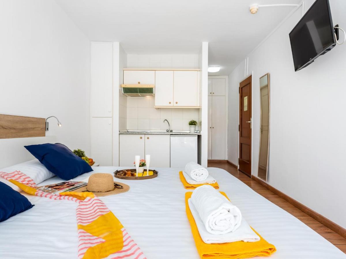 302 Modern, Light, Comfortable Studio With Swimming Pool Playa de las Américas Exterior foto